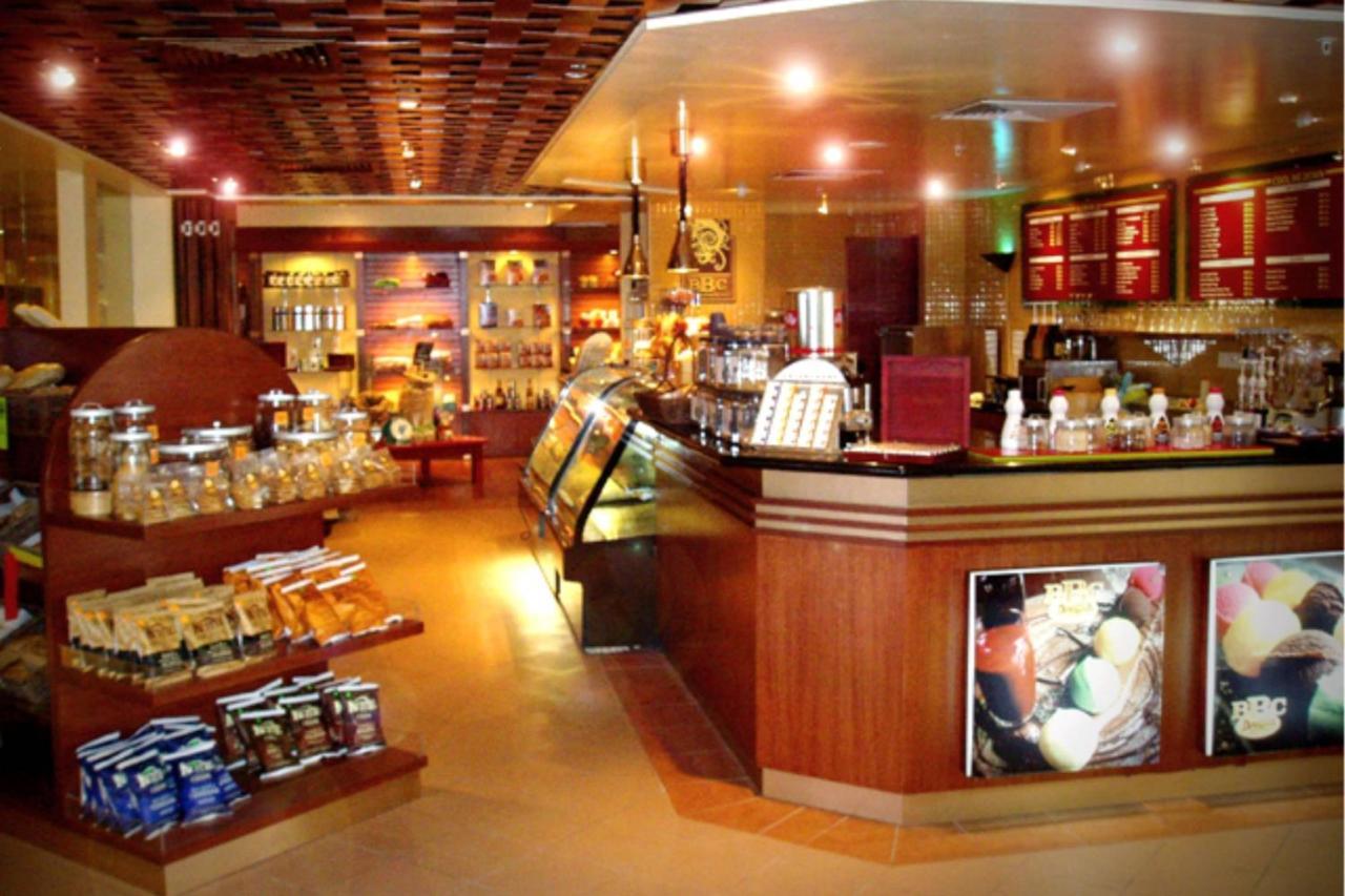 Miri Marriott Resort & Spa Exterior photo A typical coffee shop