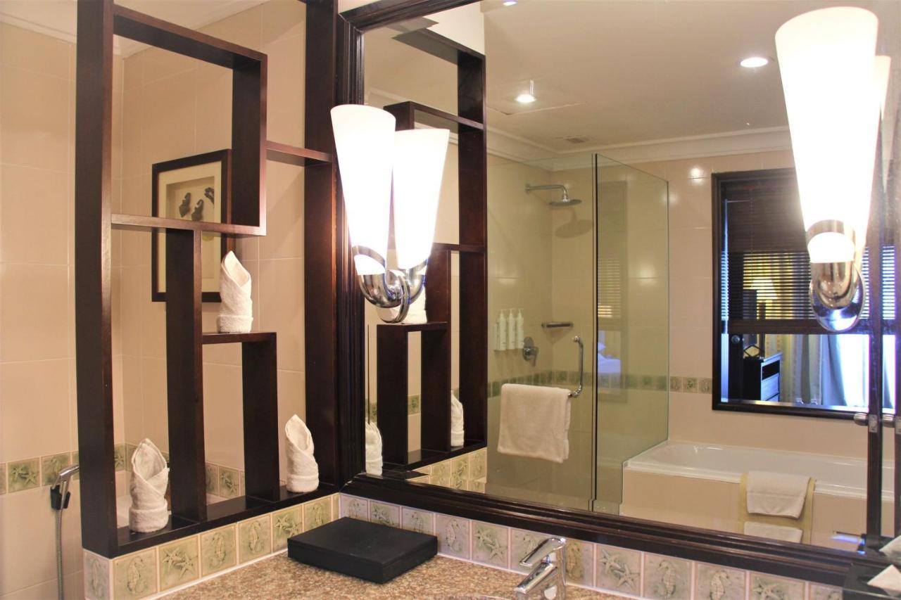 Miri Marriott Resort & Spa Exterior photo A bathroom in a hotel
