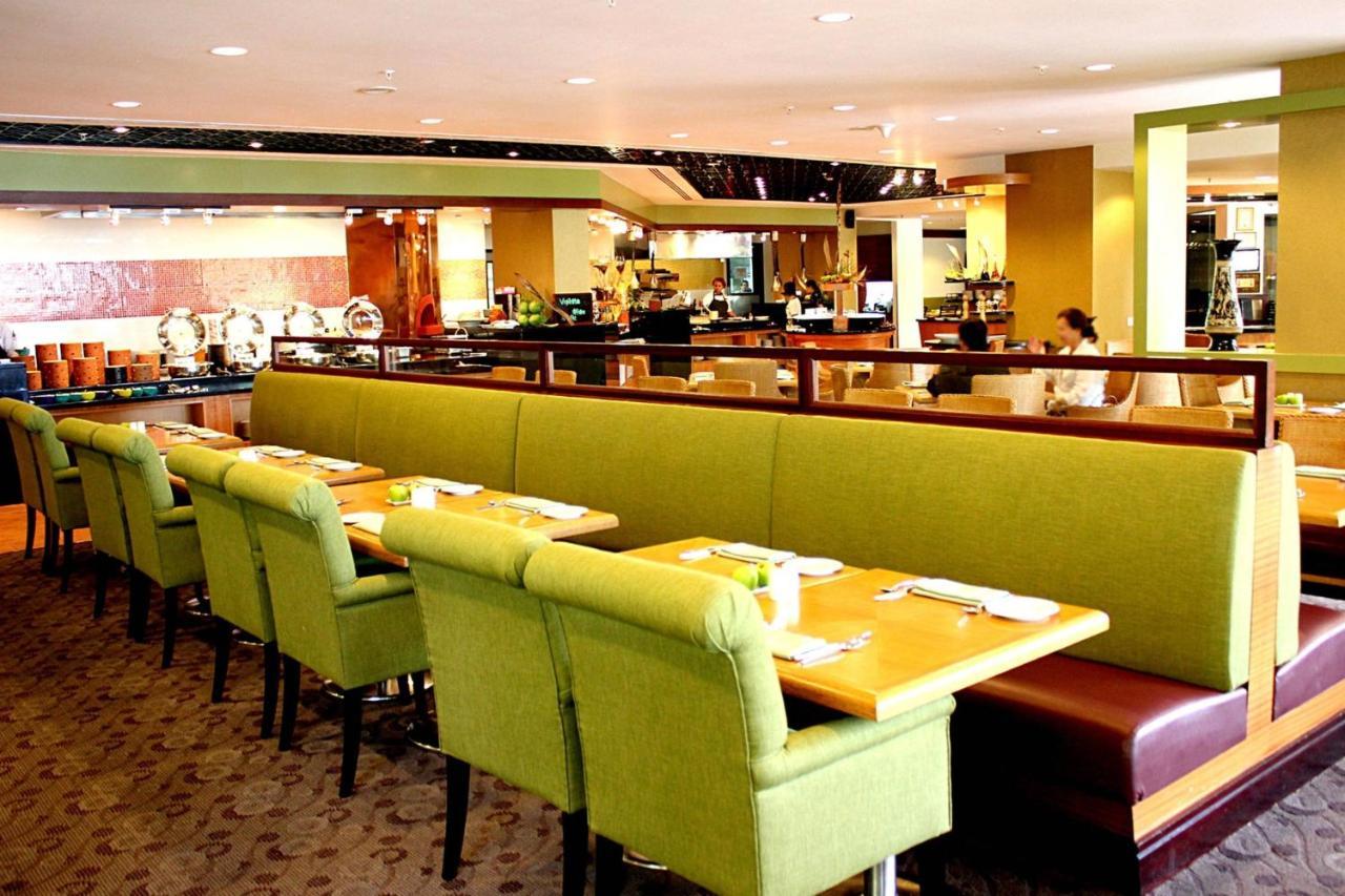 Miri Marriott Resort & Spa Exterior photo The interior of a typical buffet restaurant