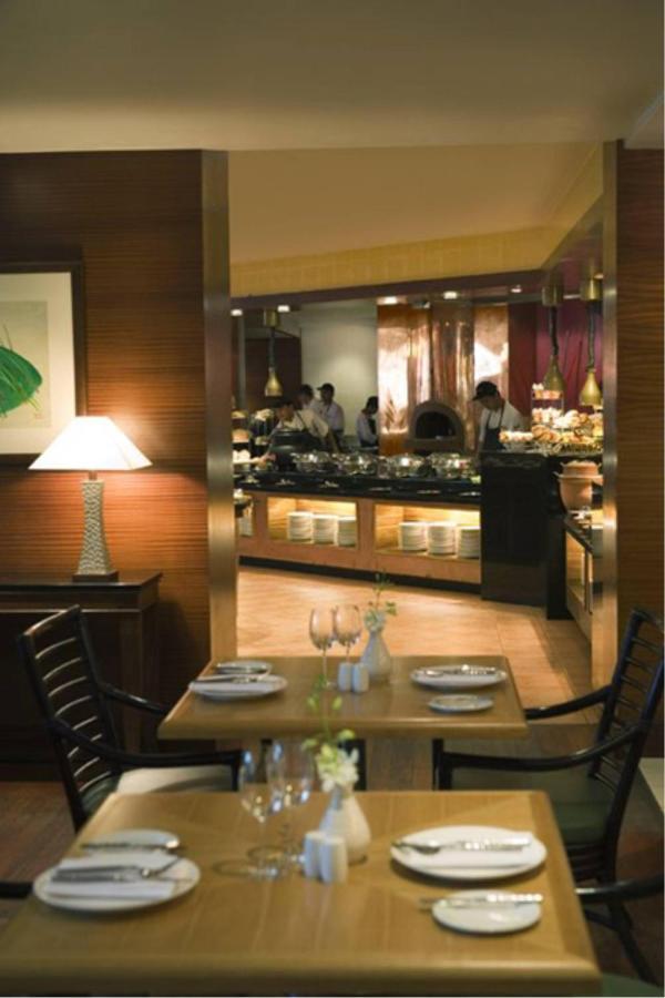 Miri Marriott Resort & Spa Exterior photo The Club Lounge at KLIA