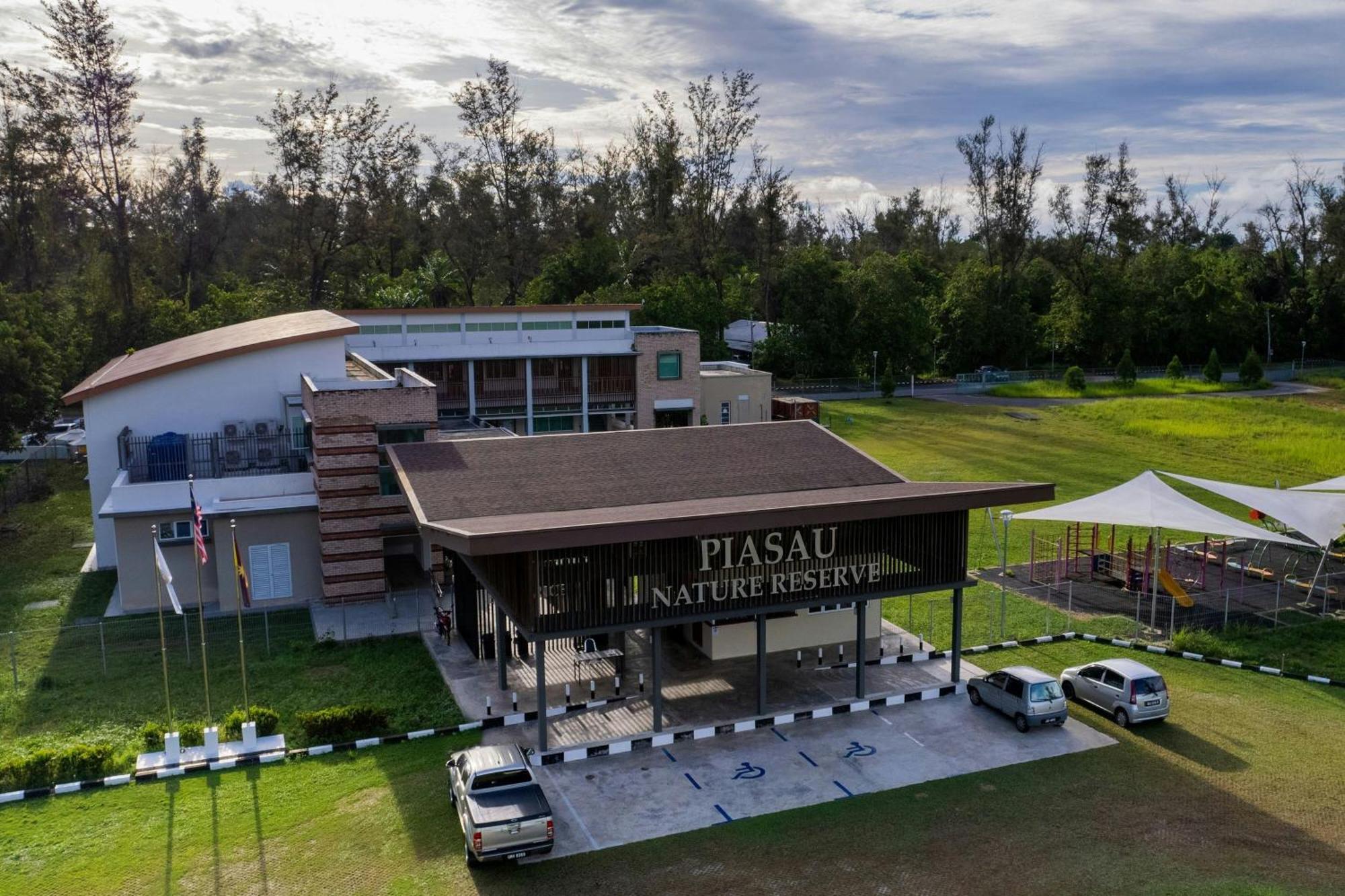 Miri Marriott Resort & Spa Exterior photo Pisaut Nature Reserve