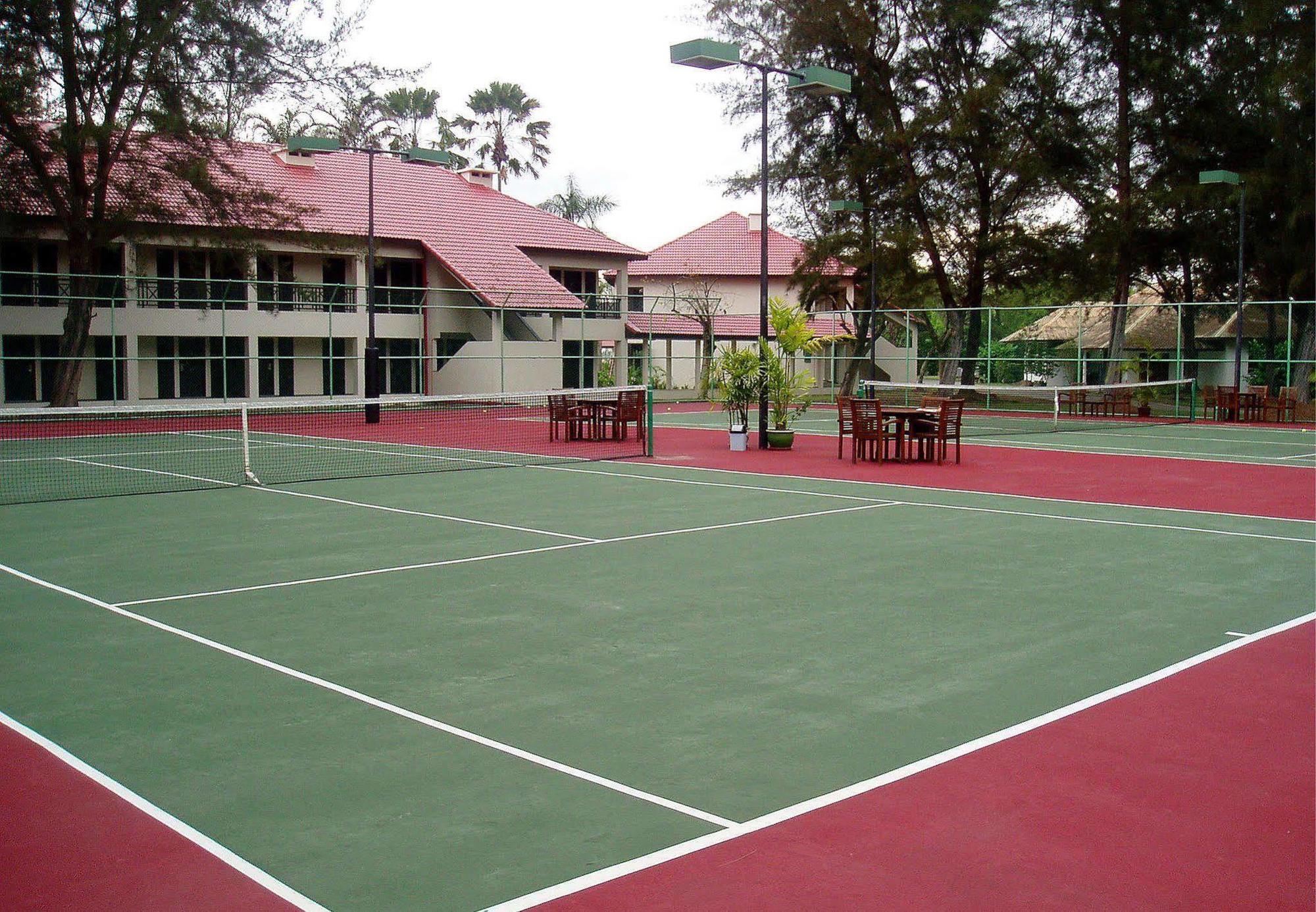 Miri Marriott Resort & Spa Exterior photo Tennis courts at the University of Western Australia